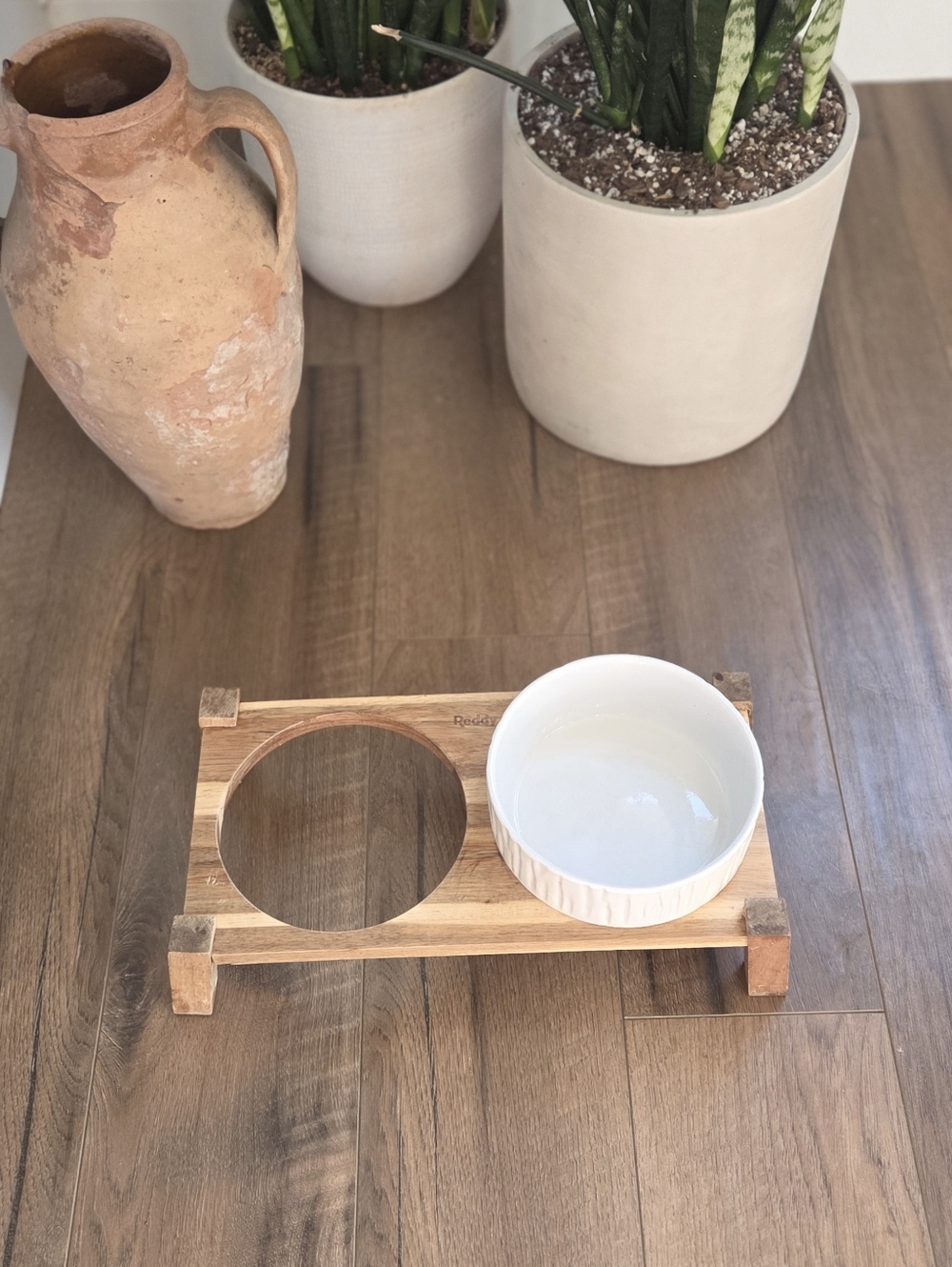 Reddy Elevated Dog Bowl - Wood Stand & Ceramic Bowl - Picture 3 of 5